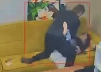 Повалил на диван и раздвигал ноги: наркоман напал на сотрудницу склада в Новосибирске