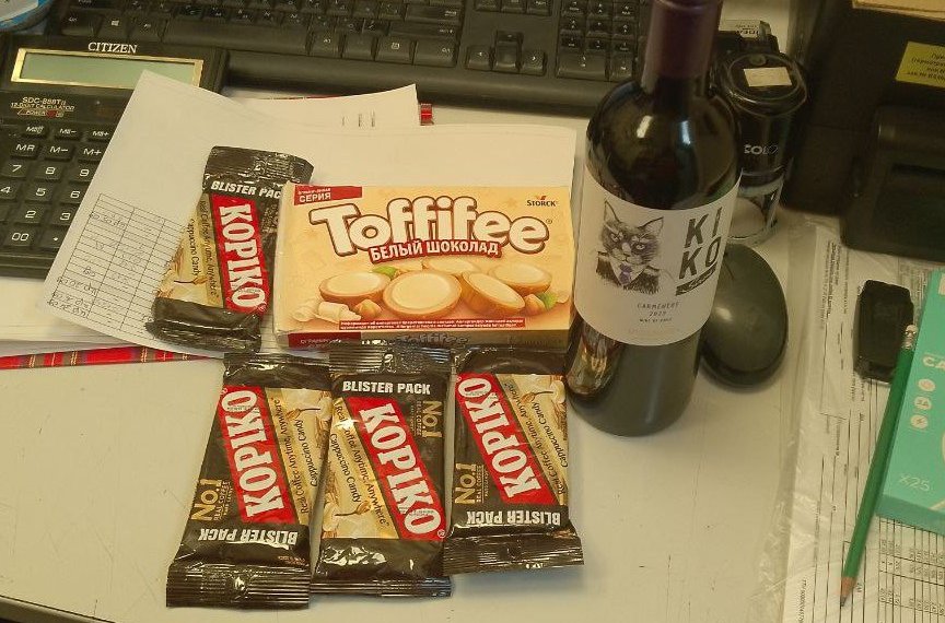 Школьница покусала бойцов ГБР и полицейского после кражи бутылки вина в Новосибирске