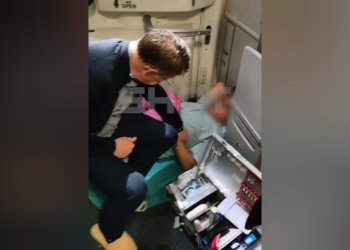 Глава Минздрава Михаил Мурашко спас пассажира авиарейса Москва — Ханой