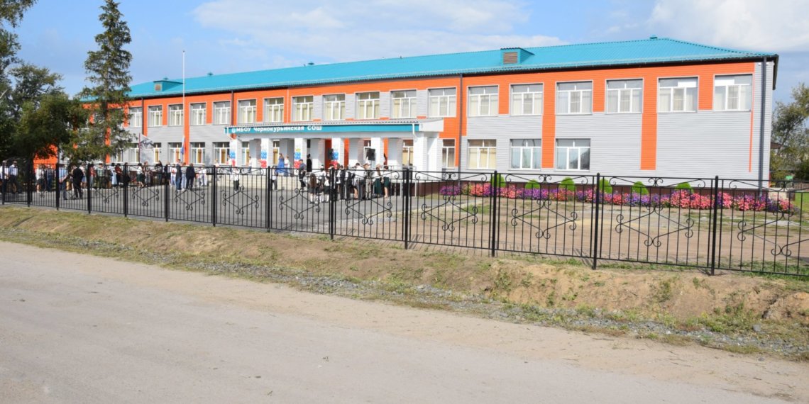 В Карасукском районе открыли школу после капремонта