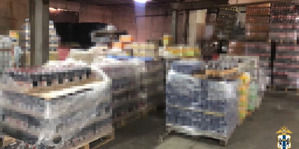 Склад контрафактного алкоголя обнаружили силовики в Новосибирске