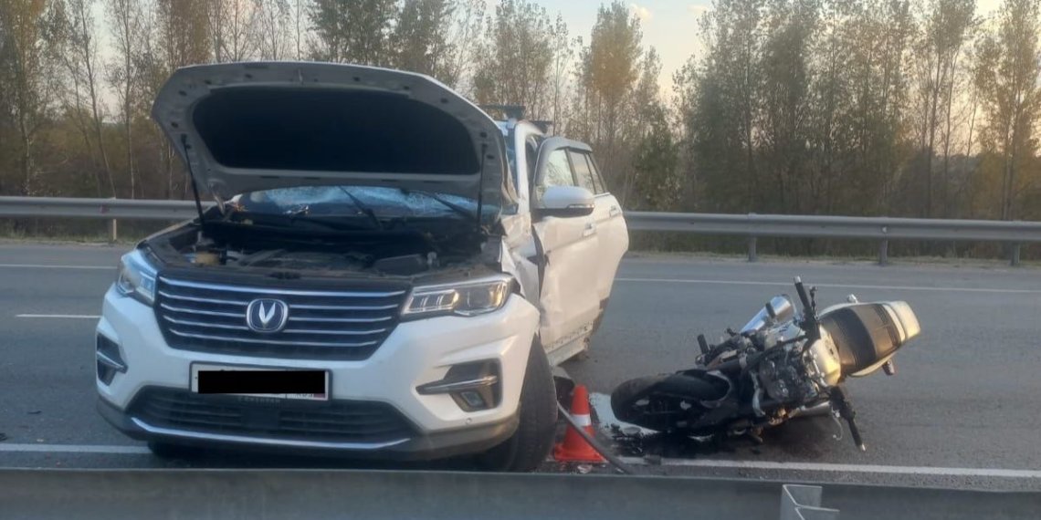 Мотоциклиста сбили насмерть под Новосибирском