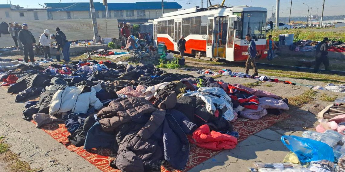 У нелегальных торговцев изъяли 1,5 кубометра товара на трамвайном кольце Гусинобродского шоссе