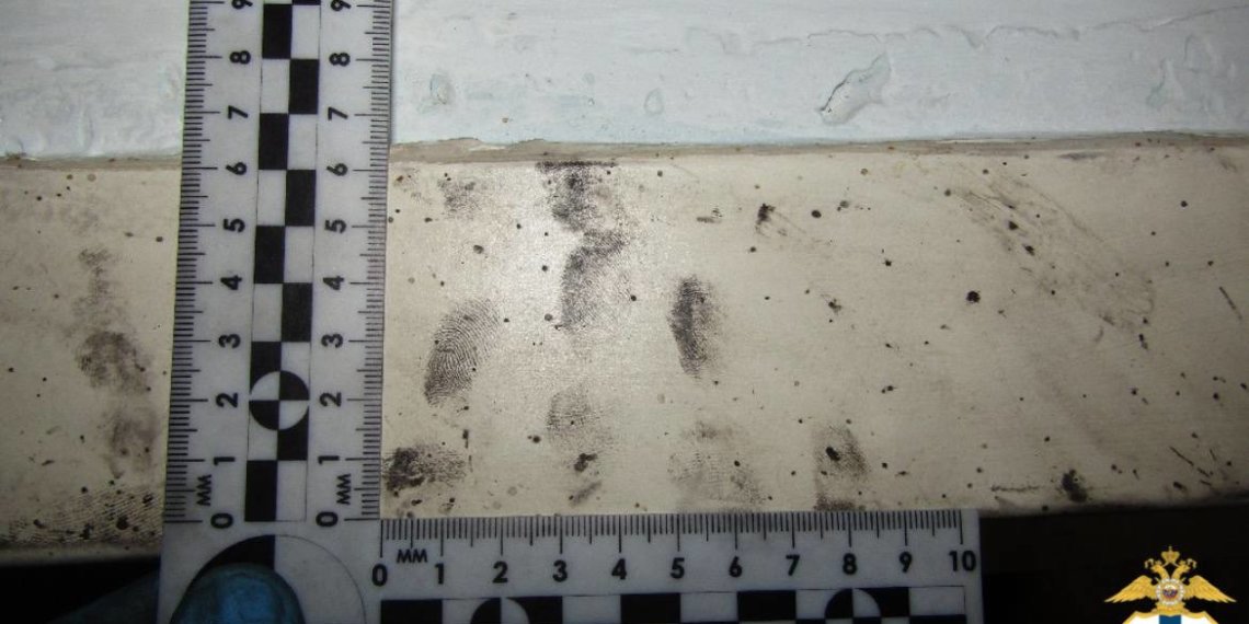 Вор проник ночью в чужой дом и украл сберкнижку в Новосибирской области