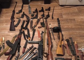 Банду торговцев оружием задержали силовики в Новосибирске