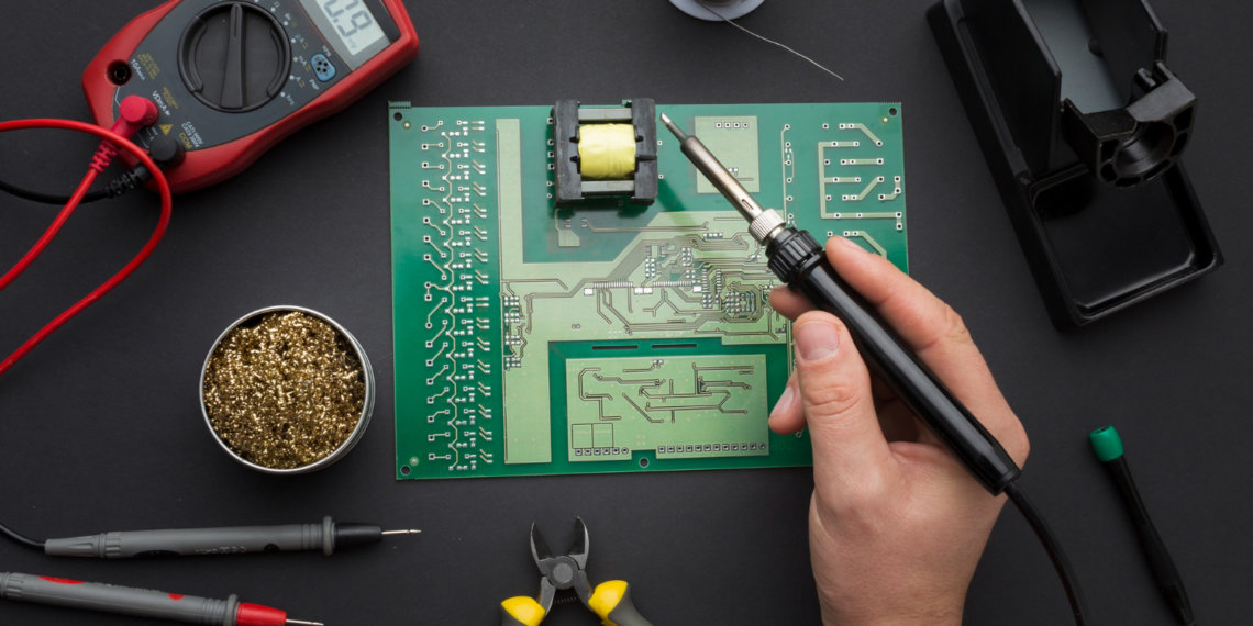 Губернатор Андрей Травников поручил усилить подготовку кадров редких профессий в регионе