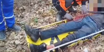 Выдрал зуб и кричал: новосибирца в неадекватном состоянии нашли спасатели на берегу Оби