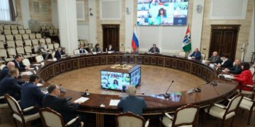 Вопрос организации дополнительных оборудованных рабочих мест для инвалидов обсудили в правительстве Новосибирской области