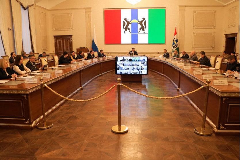 Обслуживание вне очереди: меры поддержки для участников СВО и членов их семей обсудили в правительстве Новосибирской области