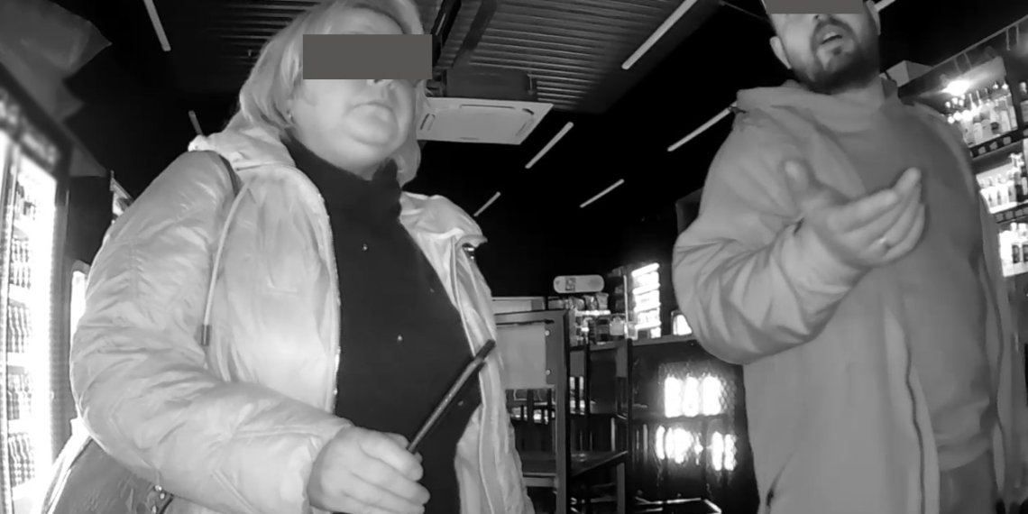 Новосибирец привел маму на разборки в бар, откуда его выставила охрана