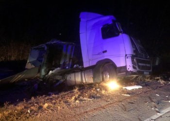 Водитель грузовика погиб в массовом ДТП на трассе под Новосибирском