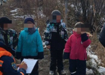 Снова дети на льду: спасатели обнаружили подростков на озере на Петухова