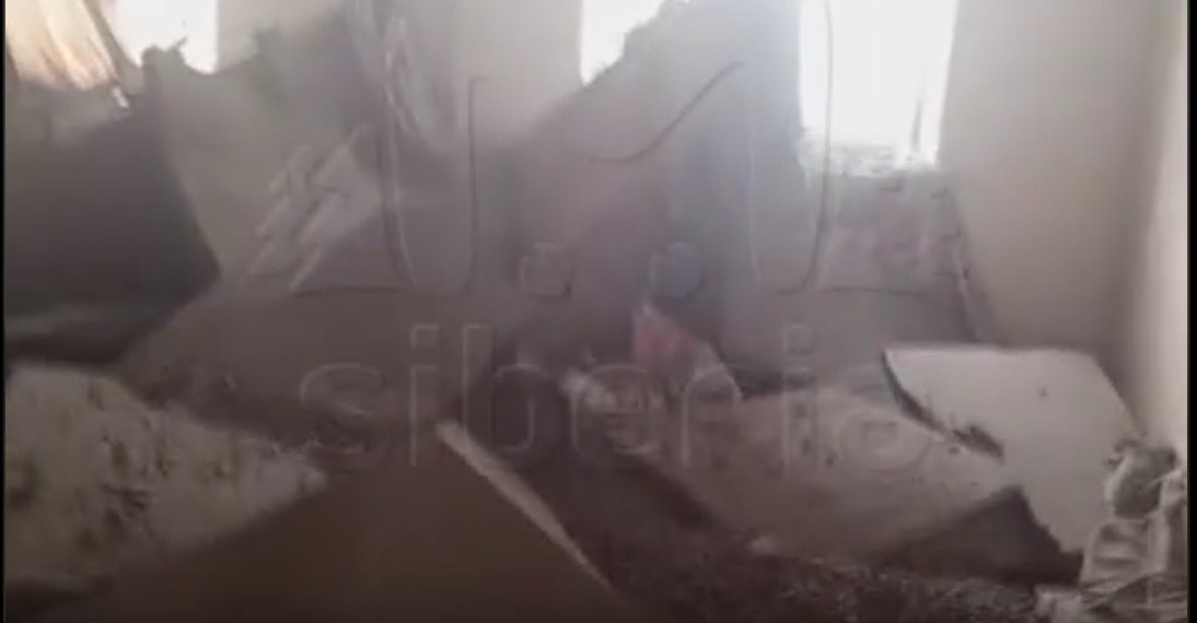 Потолок обвалился в новосибирской детской больнице