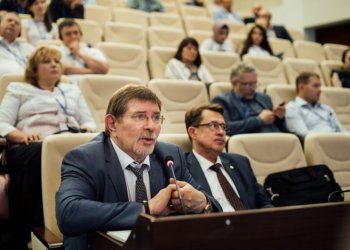 Глава клиники Мешалкина уволился на фоне уголовного дела о многомиллионных взятках