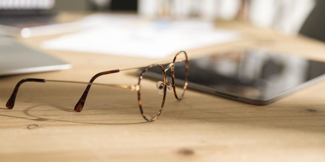 Новосибирец кинул очки в возлюбленную и отправился за это в колонию