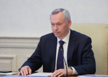Андрей Травников прокомментировал ситуацию с обрушением потолка в детской больнице в Новосибирске