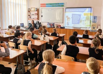 «Россети Новосибирск» напомнили школьникам правила электробезопасности перед осенними каникулами