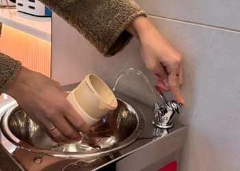 Фонтанчики с питьевой водой появились в новосибирском аэропорту Толмачево