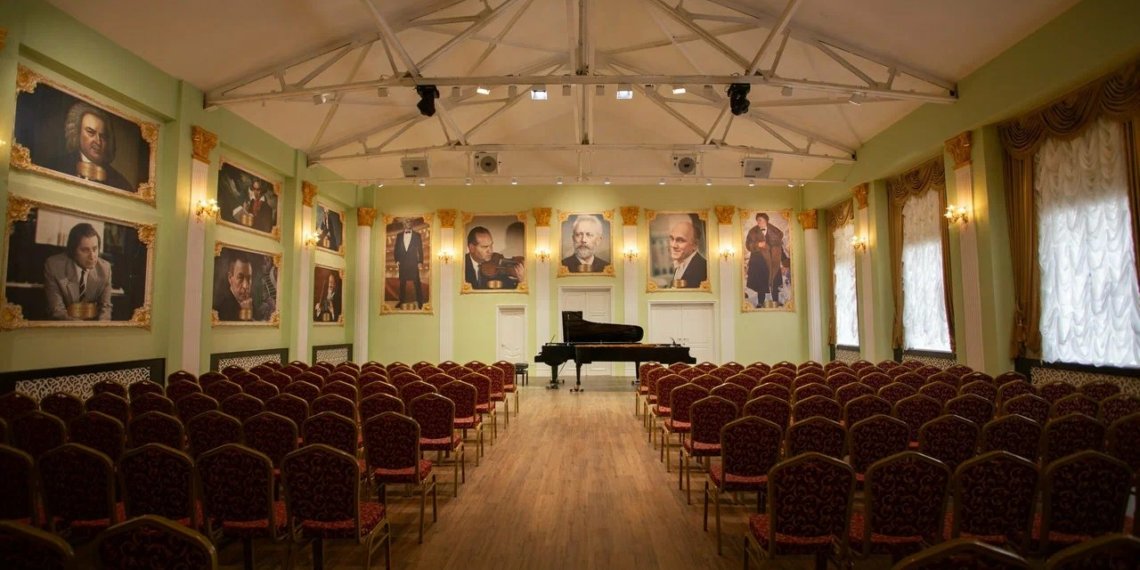 Новосибирская «Академия искусств» на грани исчезновения из-за налогов