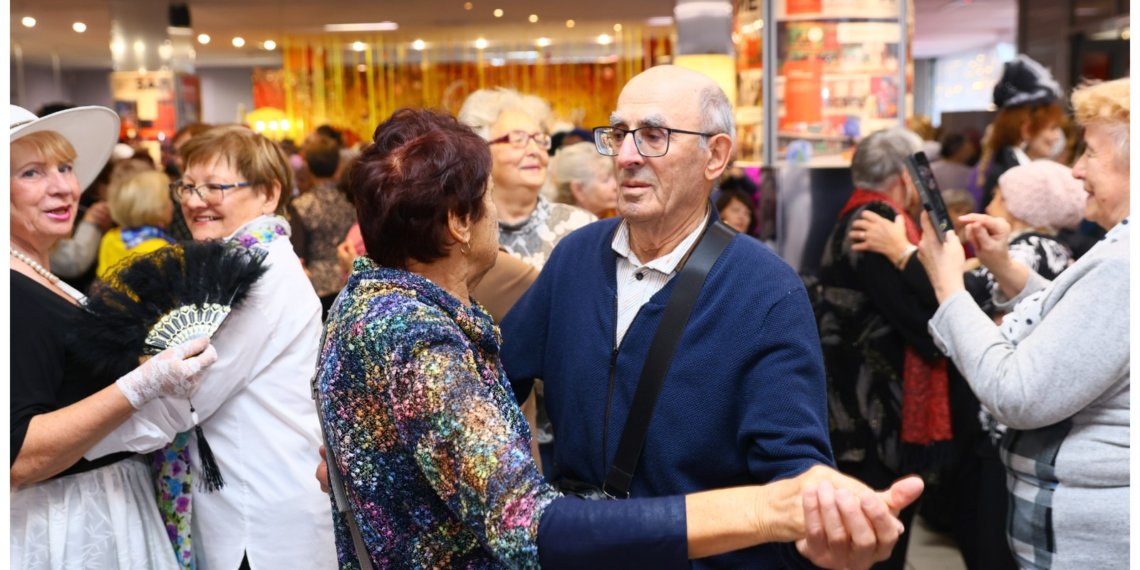 Праздничный концерт для новосибирцев старшего возраста «Золото в годах» прошёл в рамках «Декады пожилого человека – 2025» в Новосибирске