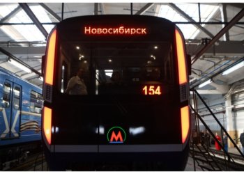 Новейший пятивагонный поезд метро запускают в Новосибирске