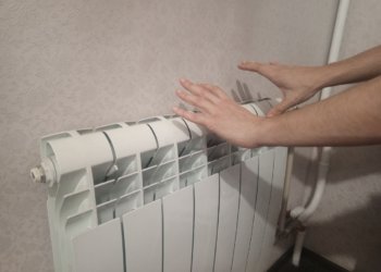 В Новосибирске 70 домов остаются без тепла: управляющим компаниям дали сутки на запуск отопления