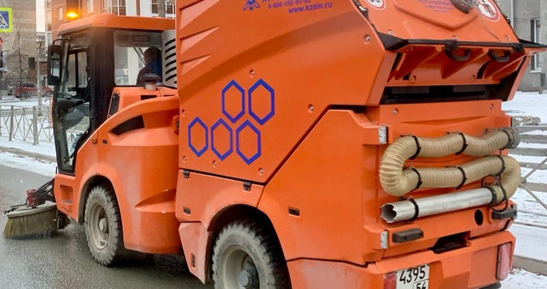 Новосибирск готовится к зиме: снегоуборочной техники станет еще больше