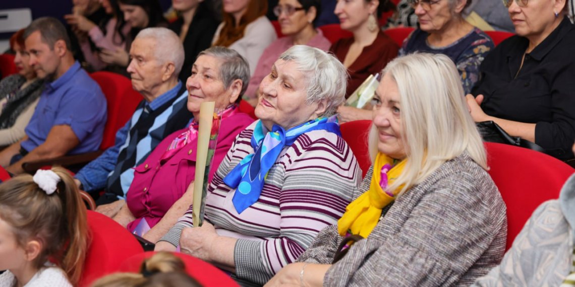 Торжественный кинопоказ фильма «Сердца четырех» в рамках «Декады пожилого человека – 2025» прошёл в Новосибирске