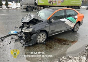 Около Октябрьского универмага вновь произошло ДТП с участием арендованного автомобиля