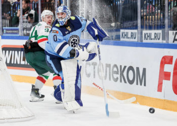 Хоккейная «Сибирь» не сумела одолеть на своём льду «Ак Барс»