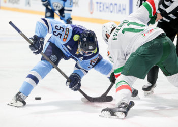 Хоккейная «Сибирь» не сумела одолеть на своём льду «Ак Барс»