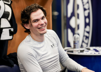 Нападающий Павел Гоголев покинул состав хоккейной «Сибири»