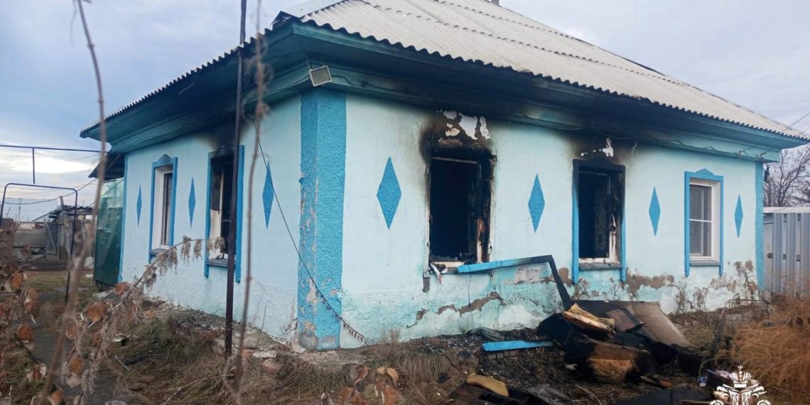 Односельчане спасли пожилого соседа из пожара в Новосибирской области