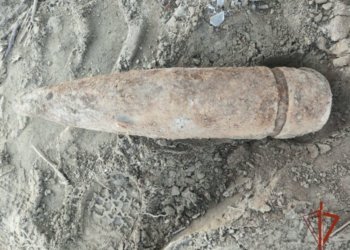 Артиллерийский снаряд обнаружили рядом с ТЦ Новосибирска