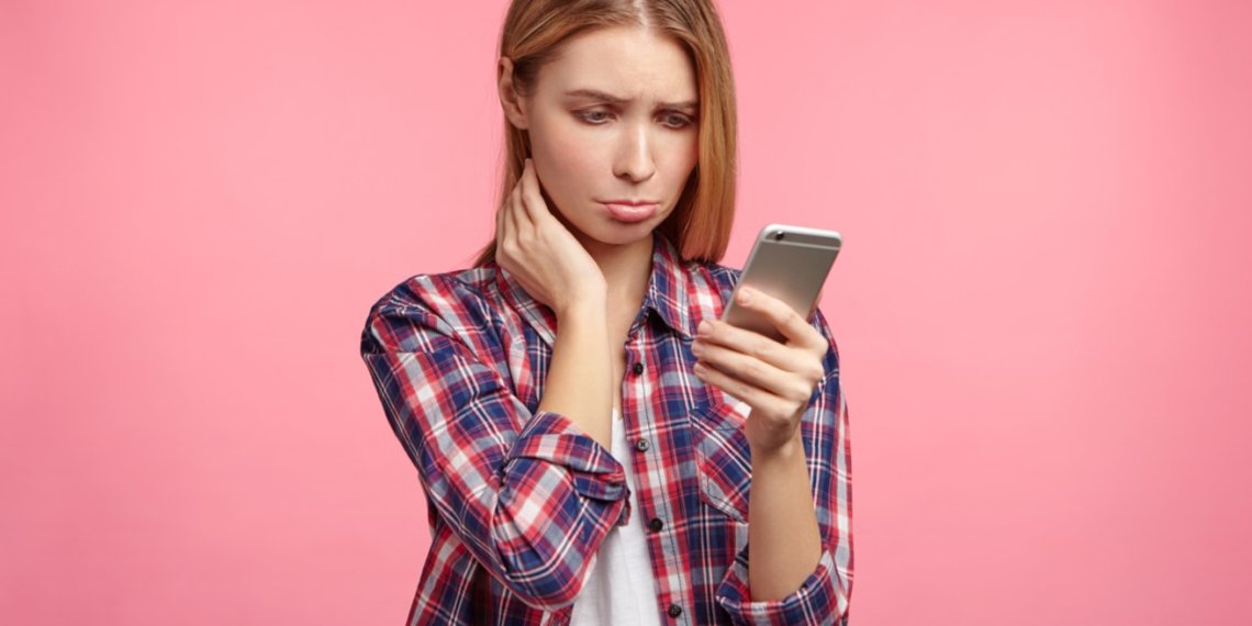 WhatsApp* рассылает новосибирцам предупреждения о блокировке