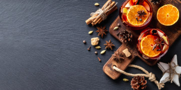 Создаём праздничное настроение: 5 рецептов домашних напитков в преддверии Нового года