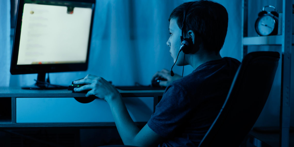 В Новосибирске юноша пригрозил суицидом после конфликта с матерью из-за компьютера