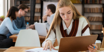 В России школьные звонки заменят на патриотические песни