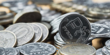 Одежда и обувь в России за три года подорожали на 36% и 59%