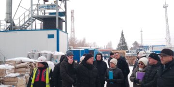 Депутаты проконтролировали ход строительства ГЧП-поликлиники на Виктора Уса в Новосибирске