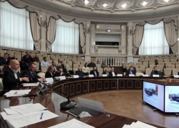 Серый цвет разорения: в Новосибирске обсудили чрезмерные требования к владельцам торговых павильонов