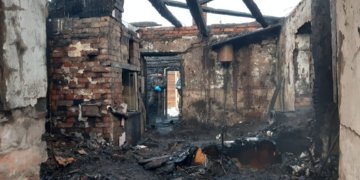 Двое взрослых и ребёнок погибли в пожаре в Тогучинском районе
