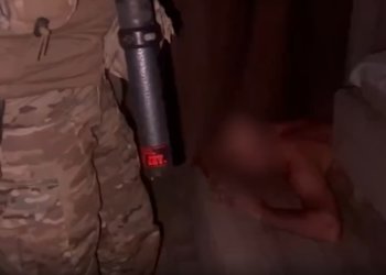 Сеть интим-салонов закрыли в Новосибирске: полиция изъяла терминалы и договоры услуг