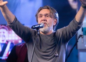 Суд отменил штраф за мат на концерте «Ленинграда» в Новосибирске