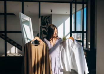 Новосибирская аферистка вернула в магазины подделки и «заработала» 900 тысяч рублей