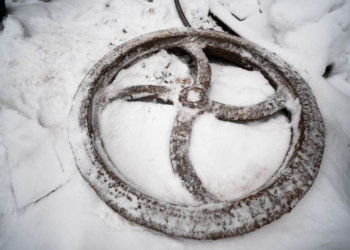 Привет из прошлого: На Новосибирской ТЭЦ-2 раскопали фрагмент старого станка