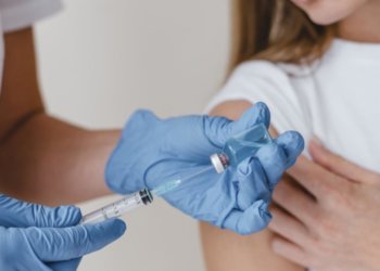 В России стартовала третья стадия испытаний вакцины против аллергии на берёзу