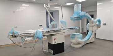 Губернатор поручил ускорить капремонт в детской больнице на Вертковской