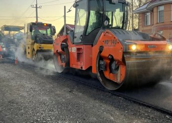 Ремонт дорог: в Новосибирске привели в порядок 50 км магистралей и тротуаров за 2025 год