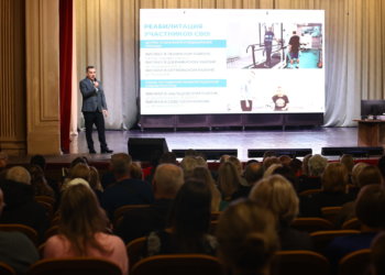 Транспорт, застройка, благоустройство: мэр Кудрявцев ответил на острые вопросы жителей Калининского района